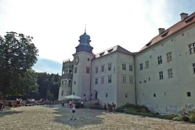 Zamek w Pieskowej Skale Zamek w Pieskowej Skale