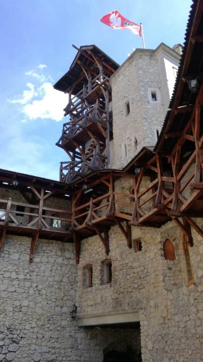 Orle Gniazda - Zamek w Korzkwi Orle Gniazda - Zamek w Korzkwi