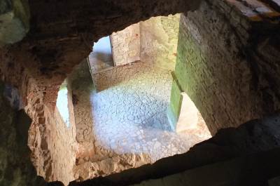 Zamek Lipowiec w Babicach Zamek Lipowiec w Babicach