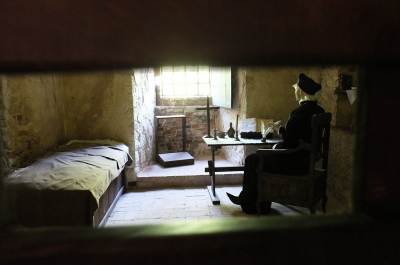 Zamek Lipowiec w Babicach Zamek Lipowiec w Babicach