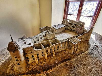 Zamek w Janowcu Zamek w Janowcu