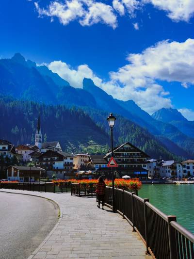 Lago di Alleghe Lago di Alleghe