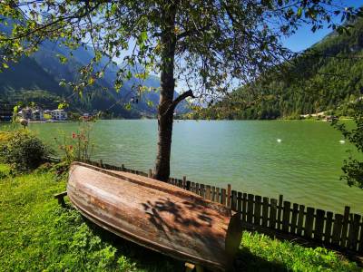 Lago di Alleghe Lago di Alleghe