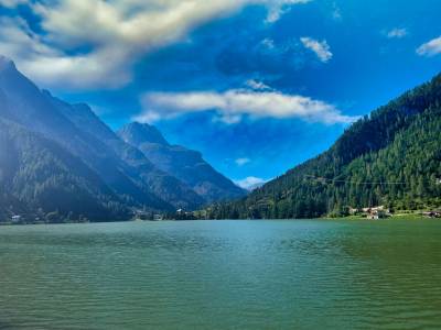 Lago di Alleghe Lago di Alleghe
