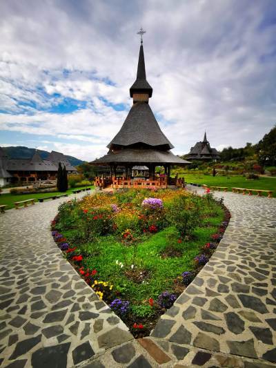 Żeński kompleks klasztorny w Bârsana Mănăstirea Bârsana Żeński kompleks klasztorny w Bârsana Mănăstirea Bârsana