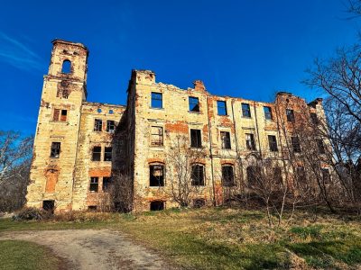 Pałac w Maniowie Małym Pałac w Maniowie Małym