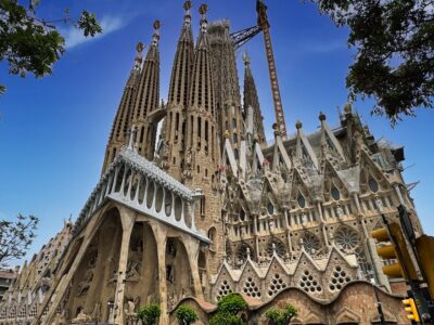 Sagrada Família [La Sagrada Familia]